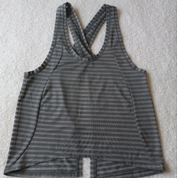 Zyia Active Women’s Size Medium Gray Striped Nimbus Split Back Tank Top - Picture 6 of 9